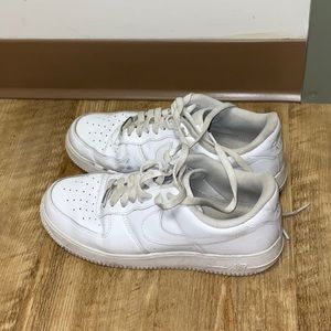 White Nike AirForce 1